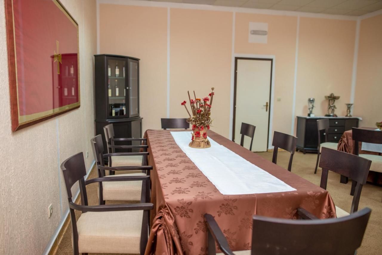 Отель Hotel Sport IN Цетине-44
